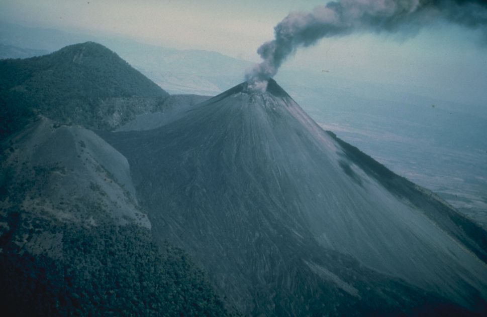 El Volcán Pacaya de Guatemala entra en actividad.