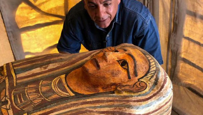 Descubren tesoro egipcio con una antigüedad de 2,500 años.