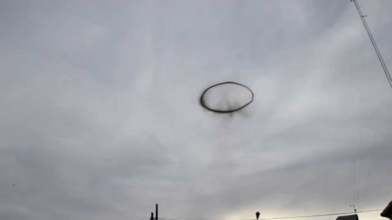 Enigmático anillo de humo negro en el cielo de Sonora. ¿Qué son?