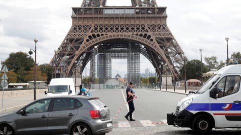 Supuesta amenaza de bomba en la Torre Eiffel: evacúan a visitantes.