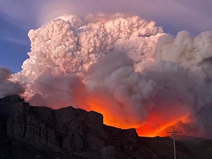 Incendios activos en Colorado recrean imágenes apocalípticas.