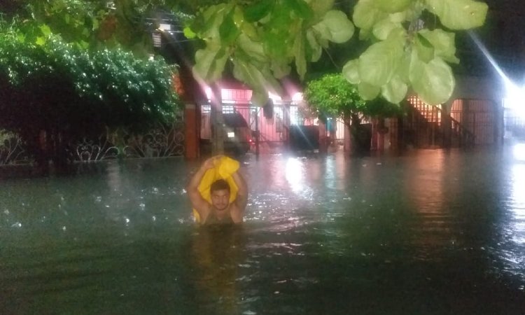 EMERGENCIA: Tabasco colapsa ante severas inundaciones.