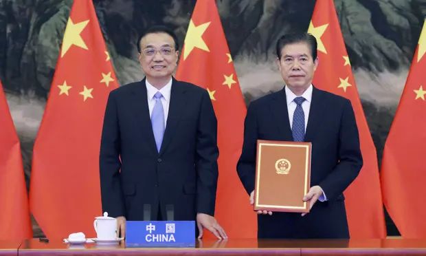 China y 14 países de Asia y el Pacífico firman acuerdo de libre comercio.