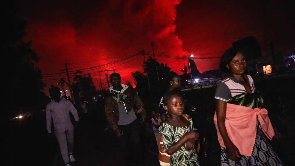 Volcán Nyiragongo: la gente huye ante posibilidad de otra erupción.